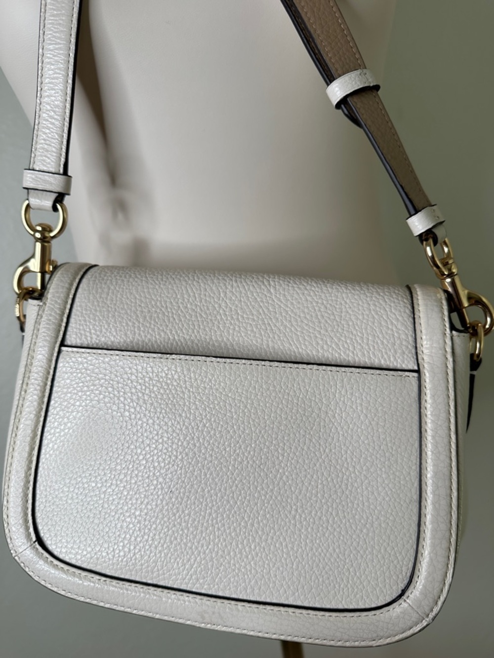 Coach White authentic Pebbled Leather Logo Saddle Crossbody - Picture 10 of 15